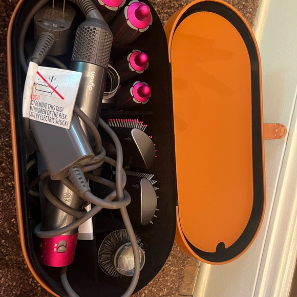 Airwrap Dyson! Only two attachments ever used! - Picture 1 of 2